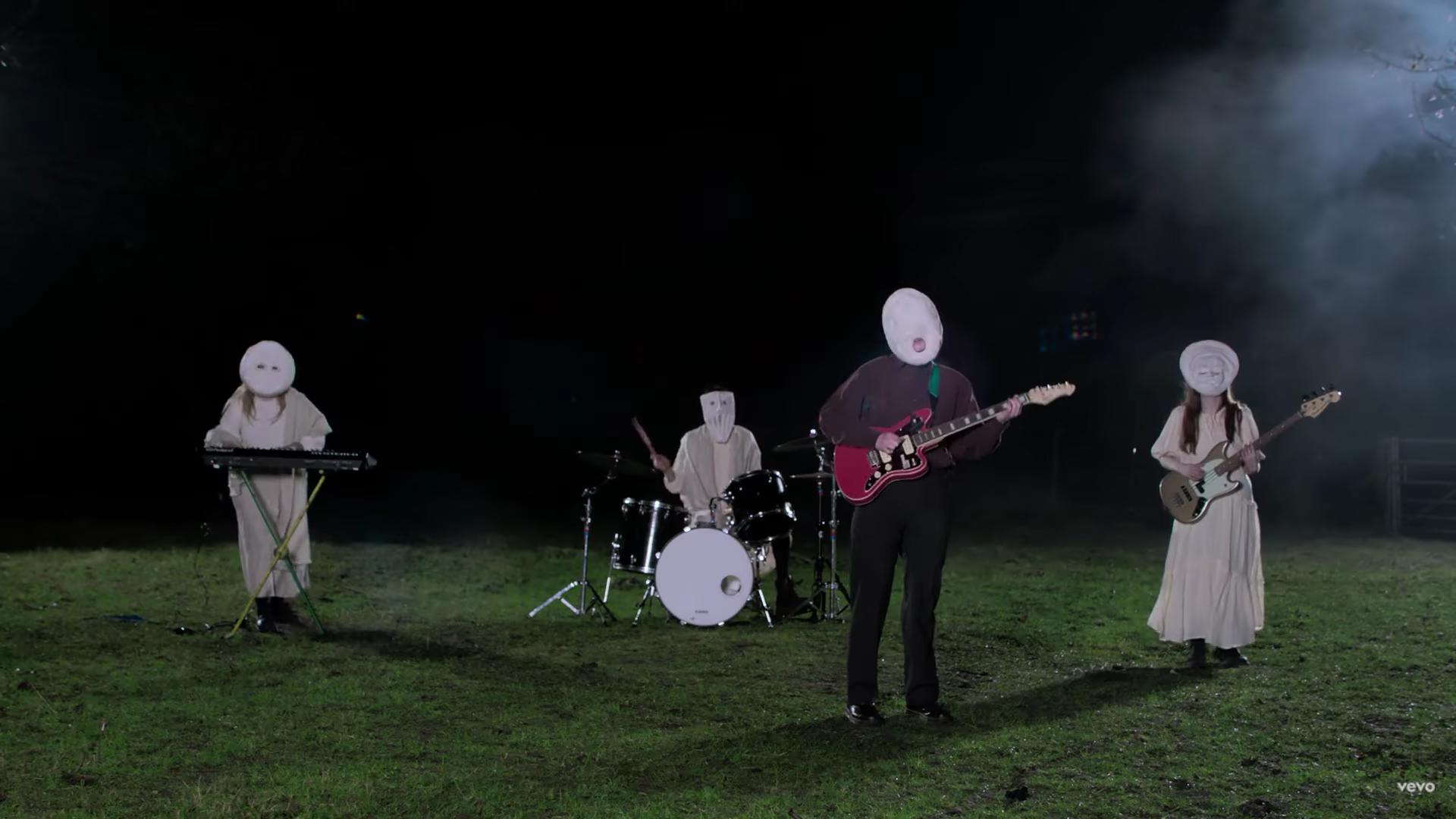 Porridge Radio, "The Rip" clip screenshot
