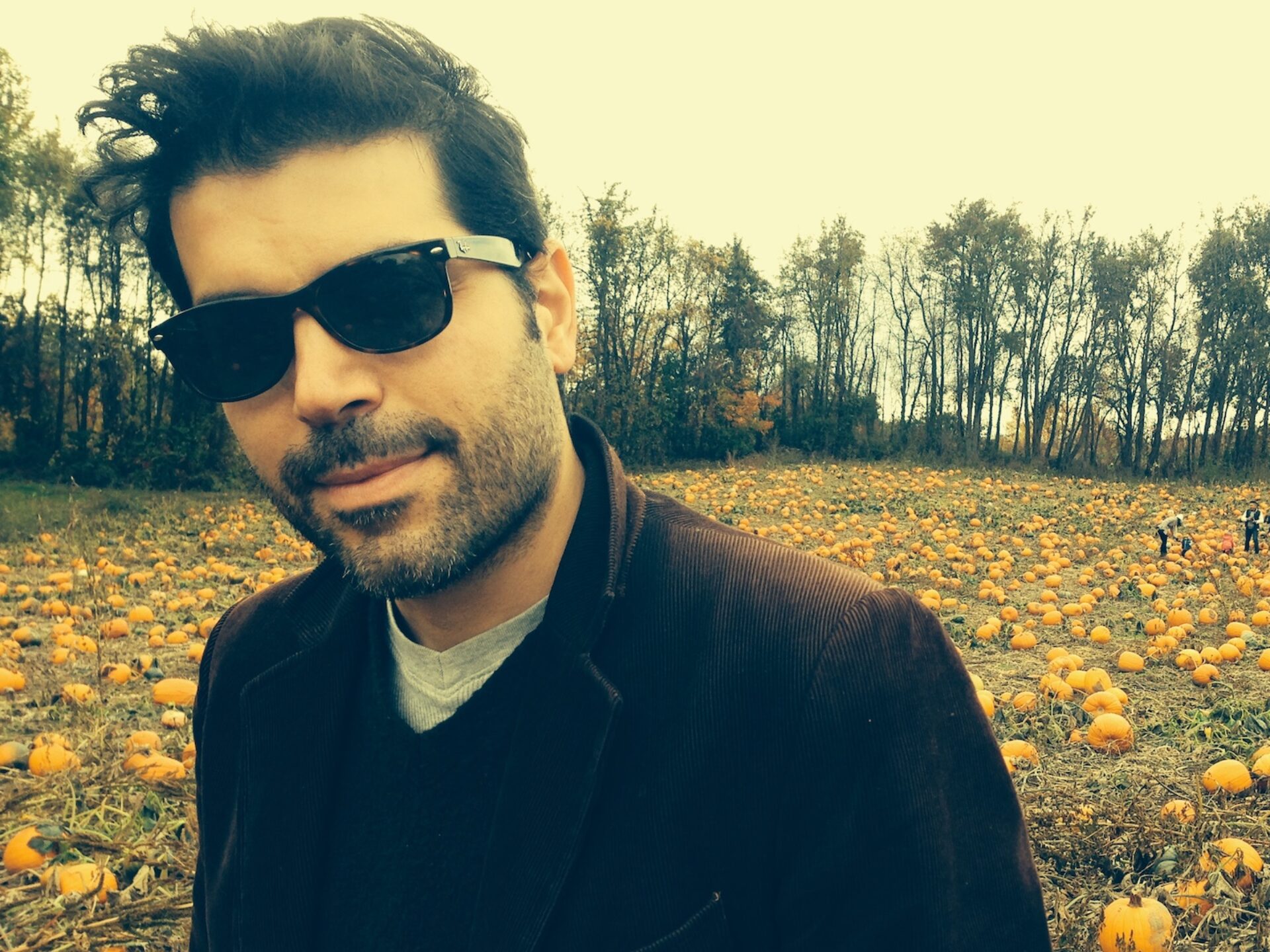 Barzin photographié pour "Voyeurs in the dark", 2022