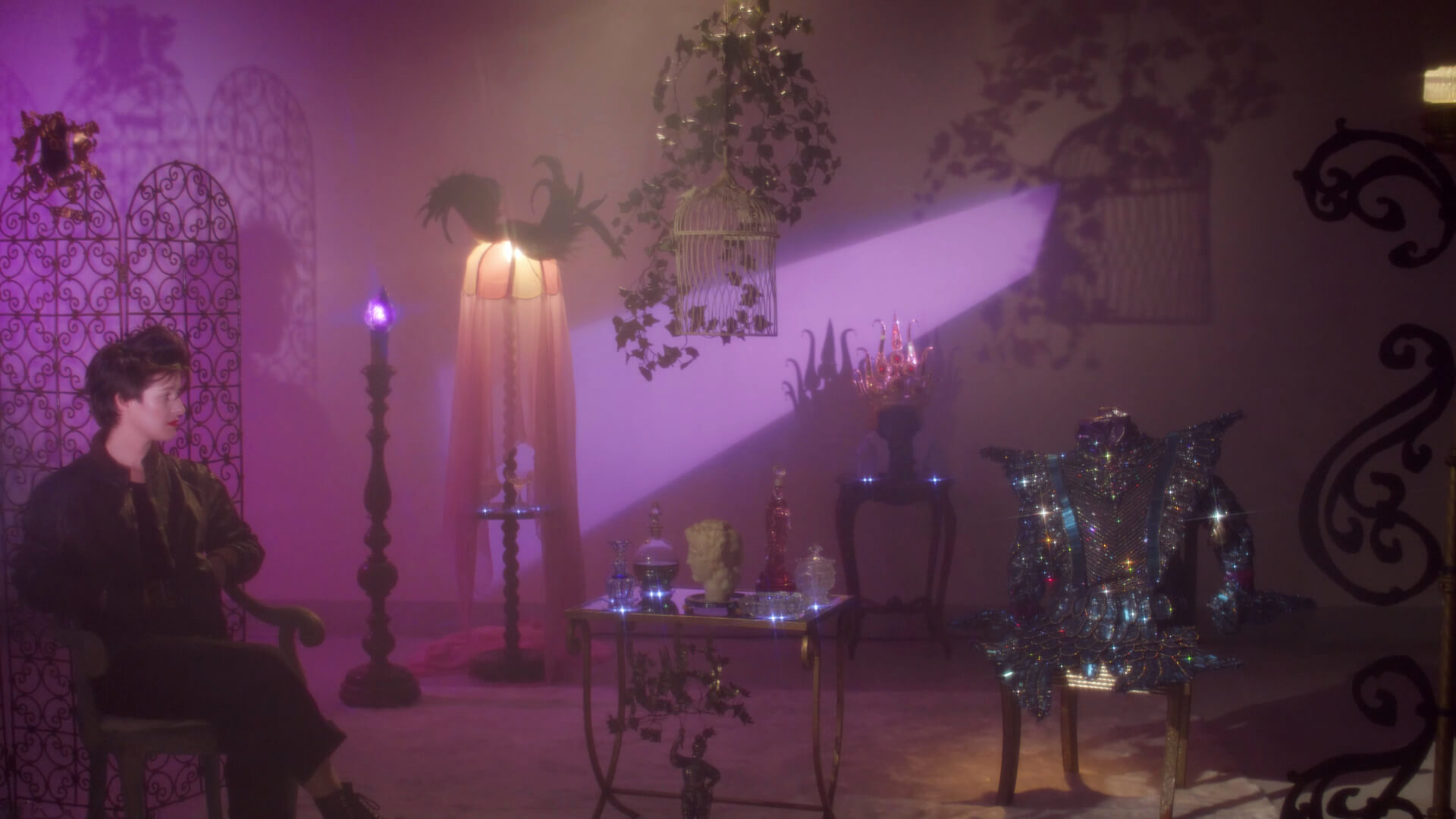 Lucie Antunes - "It's Amazing" clip screenshot