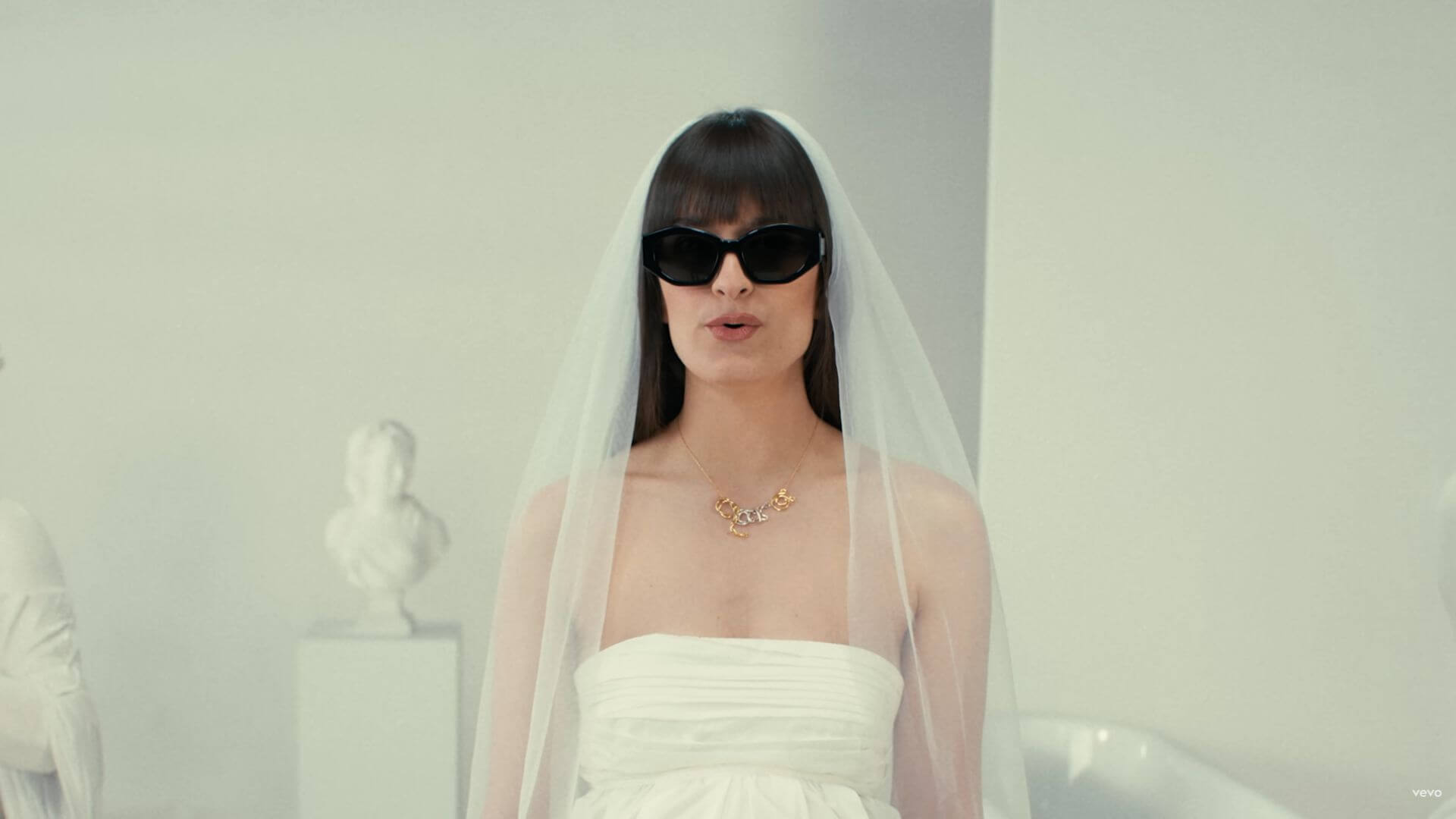 Screenshot – © Clara Luciani - "Tout pour moi"
