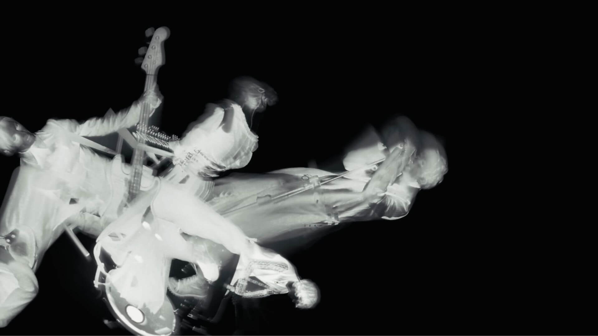 Screenshot : The Horrors - "More Than Life"
