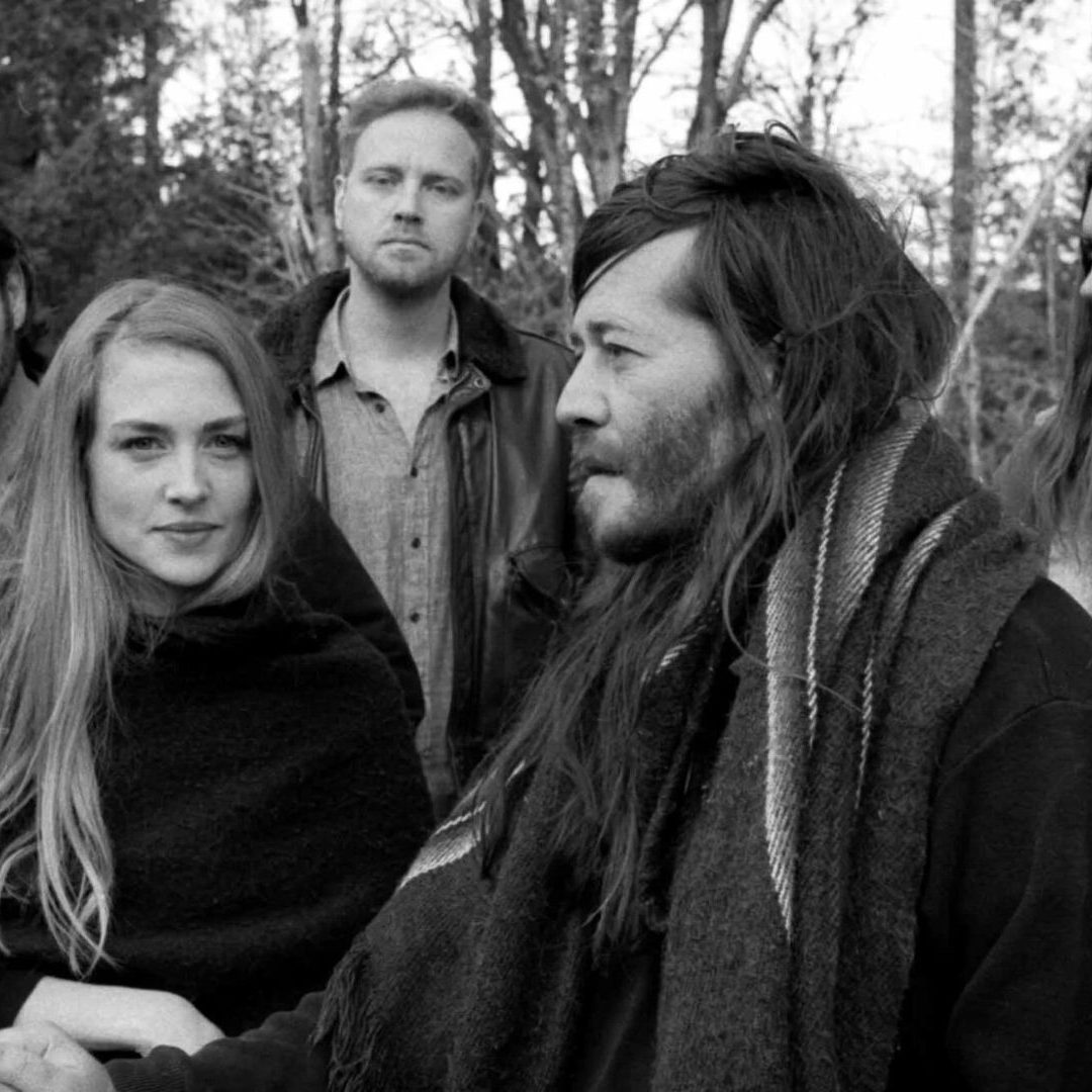 Other Lives : « On y a trouvé cette vieille église, on nous a laissé y enregistrer, et voilà »